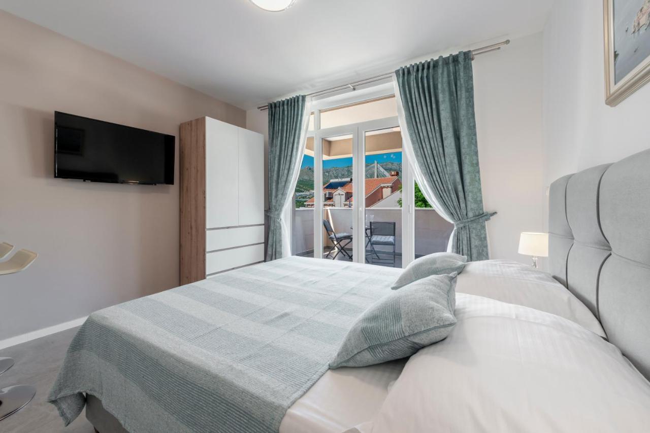 Oyo Deluxe Apartments Dubrovnik Eksteriør billede