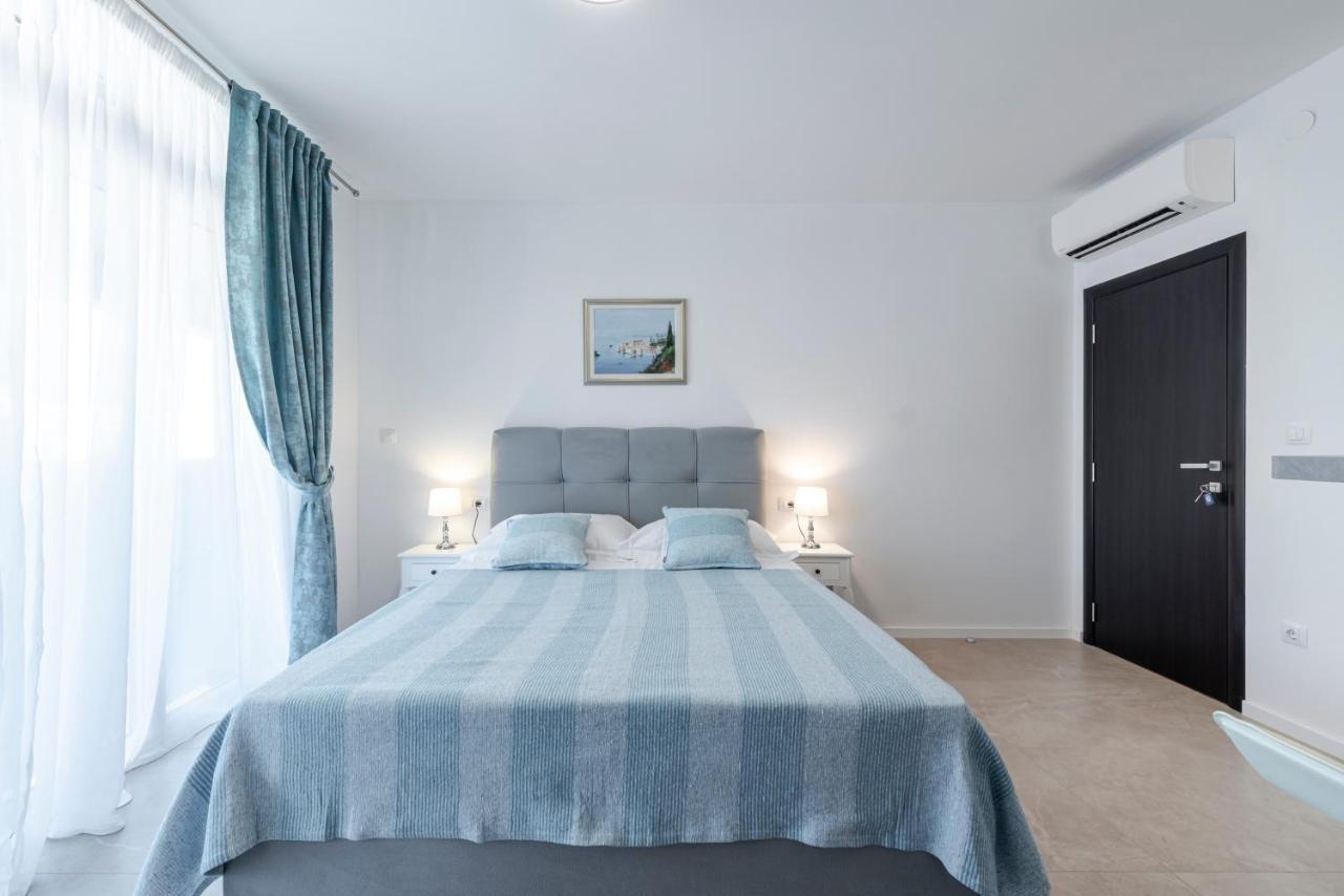 Oyo Deluxe Apartments Dubrovnik Eksteriør billede