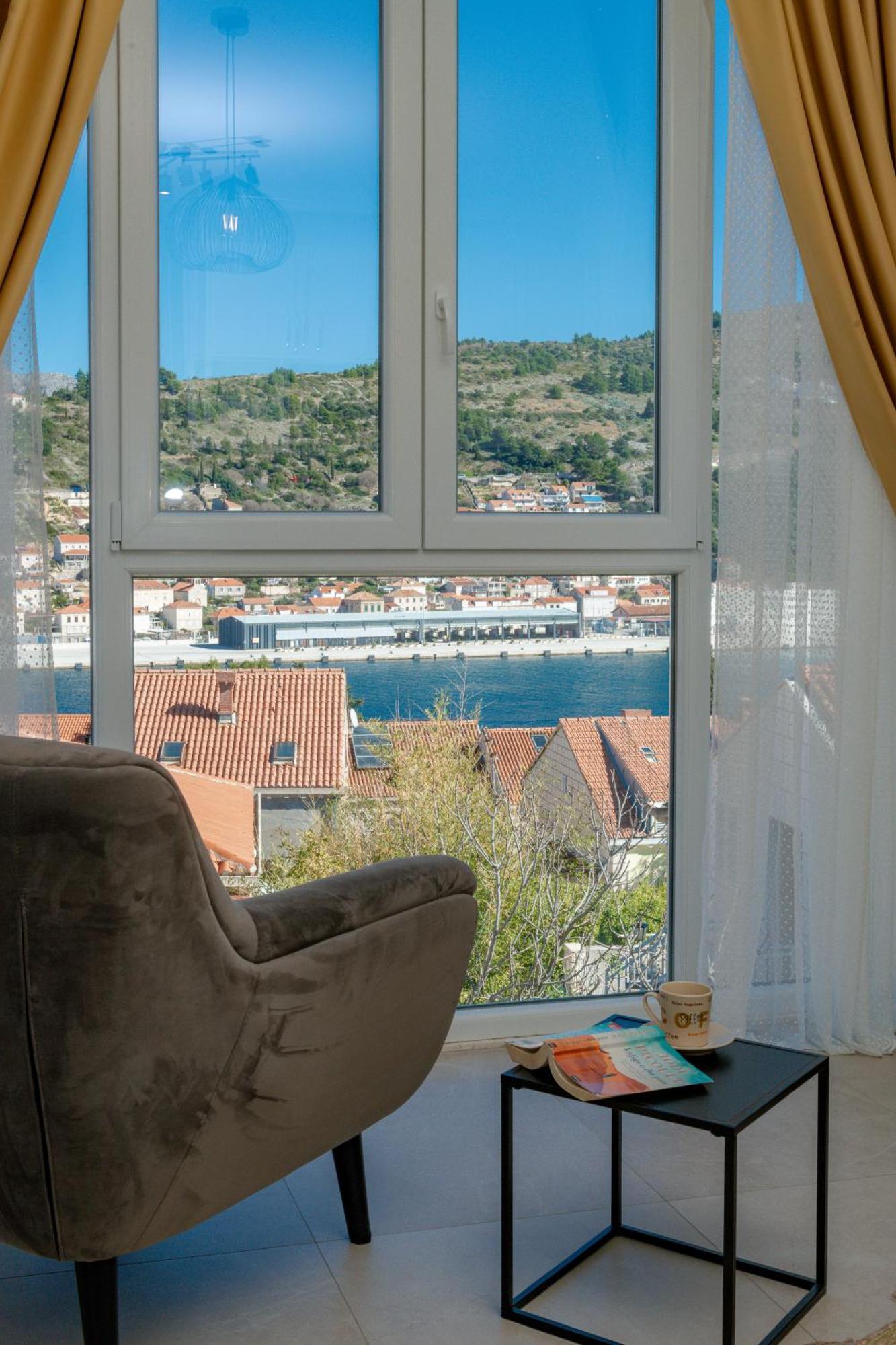 Oyo Deluxe Apartments Dubrovnik Eksteriør billede