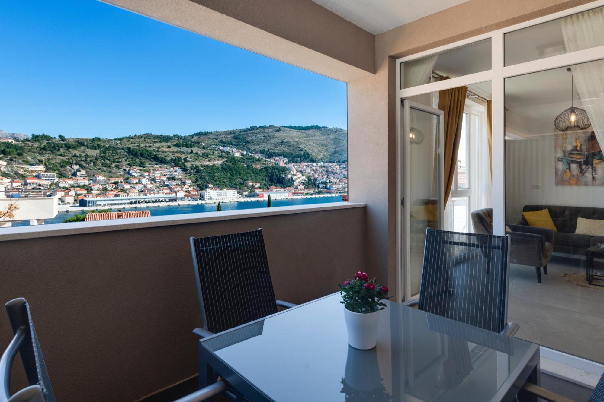 Oyo Deluxe Apartments Dubrovnik Eksteriør billede