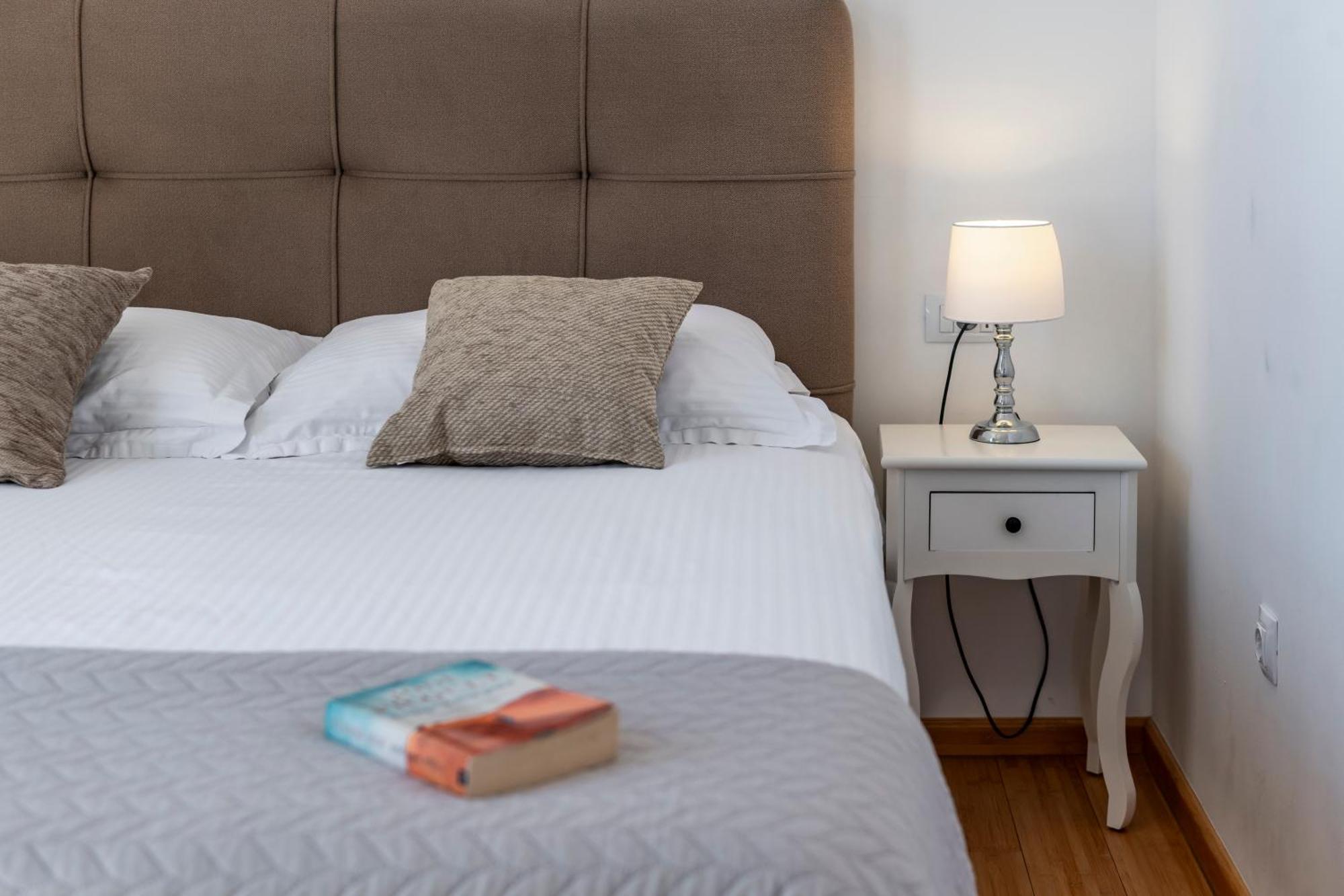Oyo Deluxe Apartments Dubrovnik Eksteriør billede